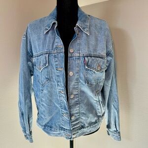 LEVI’S‎ Denim Trucker Jacket Size Small Light Wash Excellent Condition